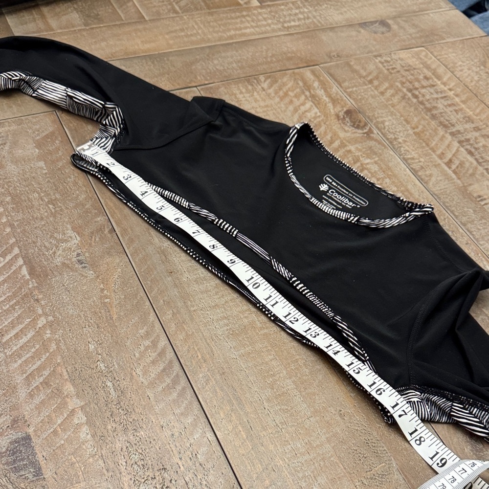 Coolibar Black and White Women's Crop swim top - Picture 7 of 10